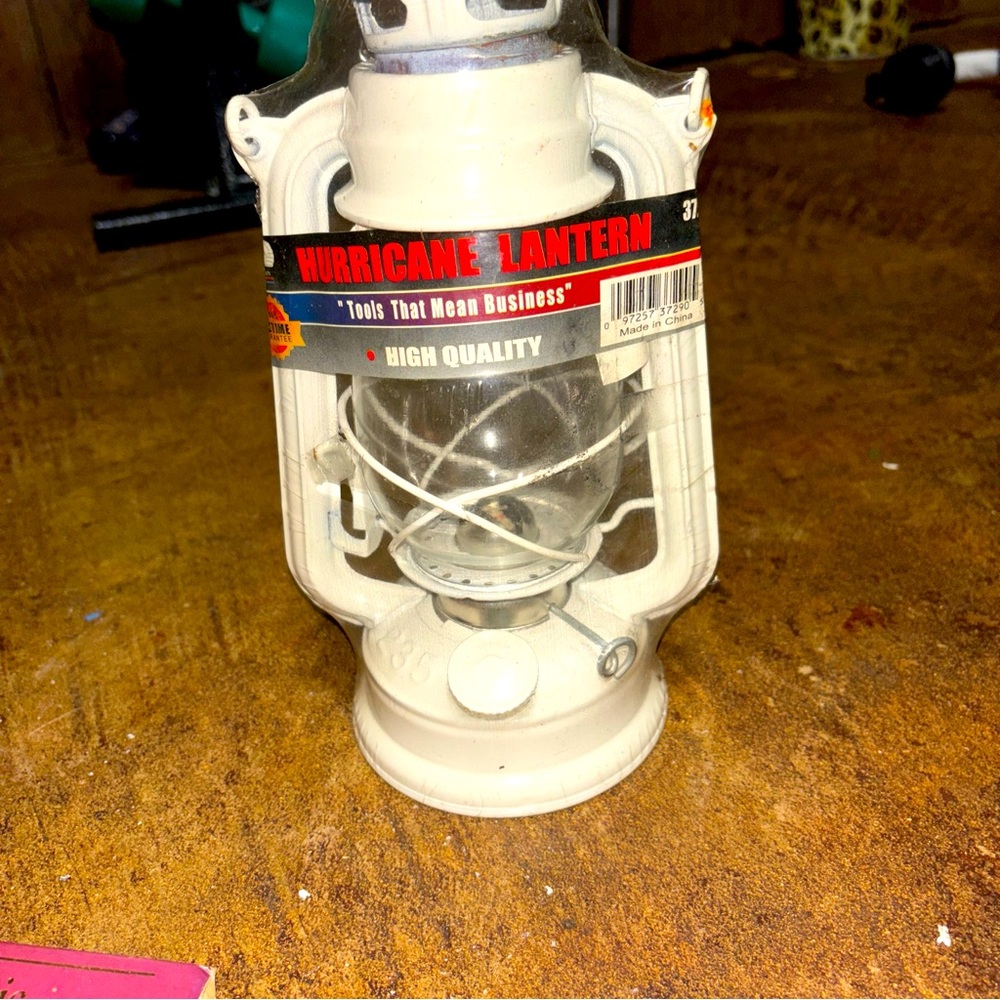 Hurricane Lantern Flying Crane white Metal Kerosene Fueled Camping Light